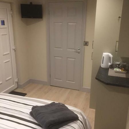 Private En-Suite Guestroom Рітін Екстер'єр фото