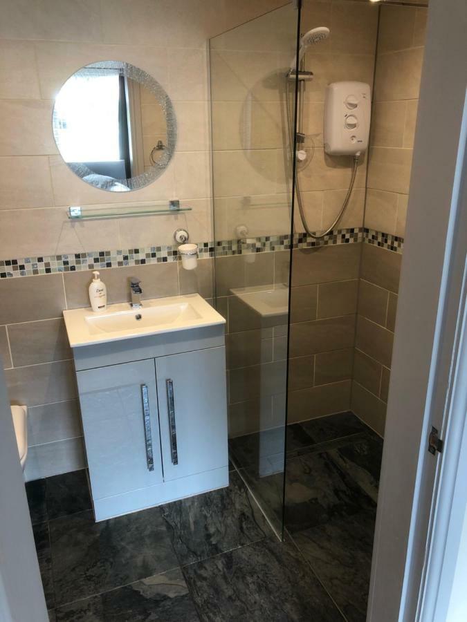 Private En-Suite Guestroom Рітін Екстер'єр фото